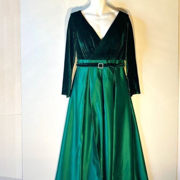 Vintage NWT Kelly Green Velvet & Satin Formal Gown Old Hollywood Prom Wedding - Picture 1 of 10